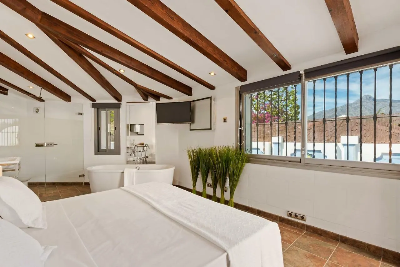 Molo 44 suites Puerto Banús Marbella 4*,  España