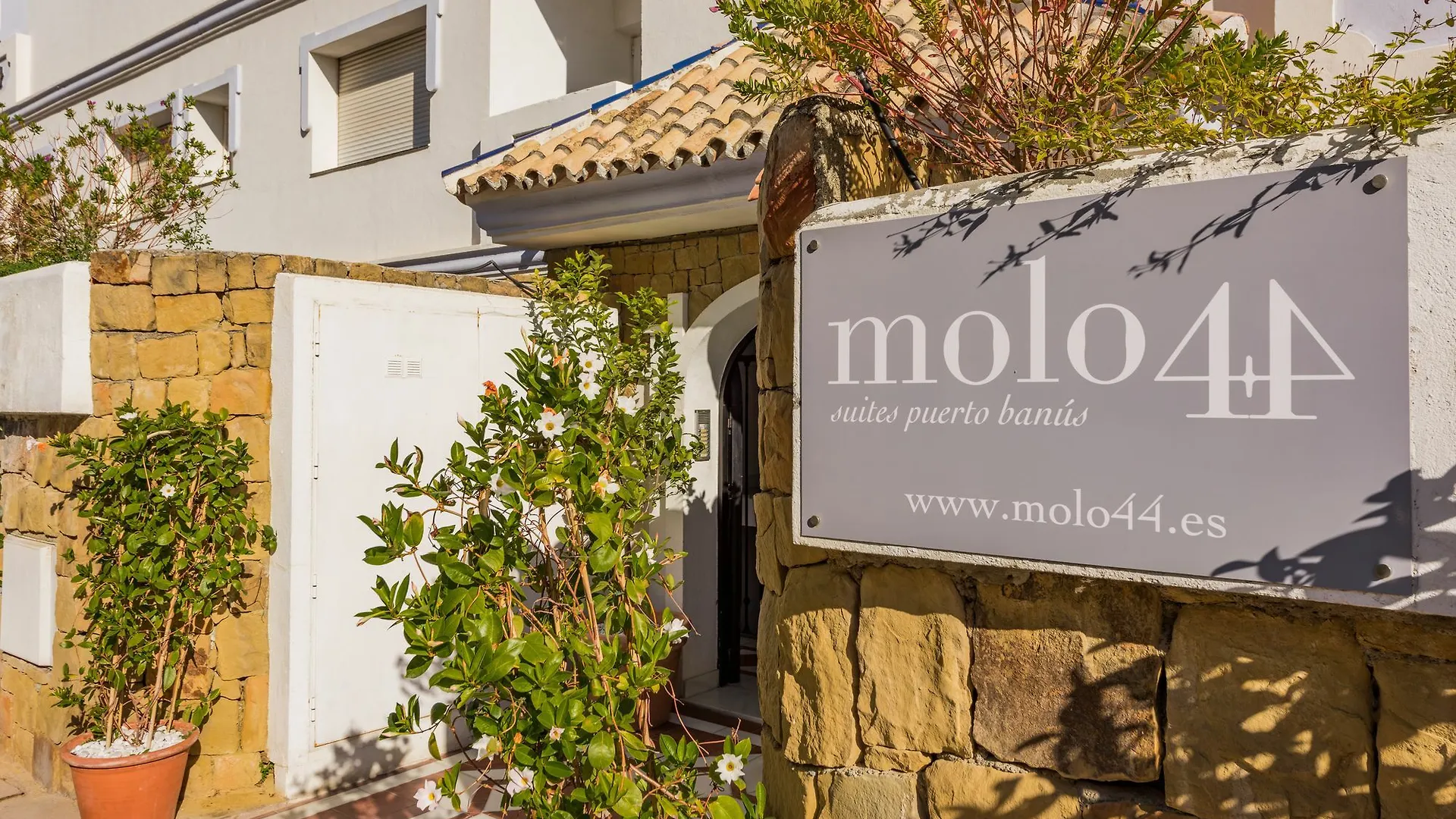 Molo 44 suites Puerto Banús Marbella Pensión